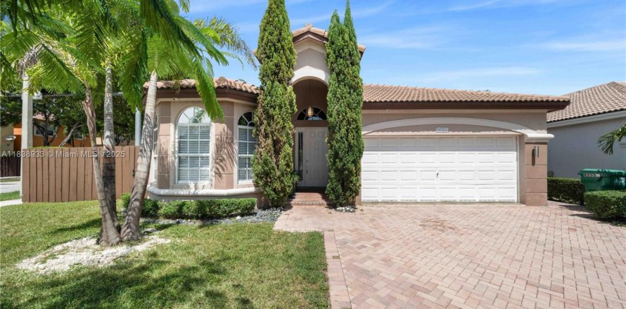 Villa ou maison à Doral, Floride 4 chambres, 184.41 m2 № 1825652