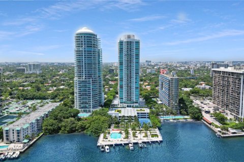 Condo in Miami, Florida, 1 bedroom  № 1934457 - photo 7