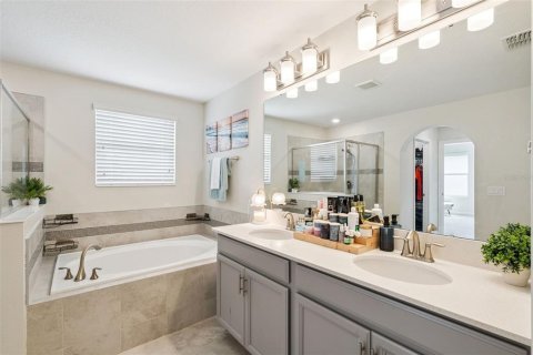 House in Winter Garden, Florida 3 bedrooms, 202.06 sq.m. № 2396331 - photo 13