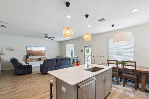 House in Winter Garden, Florida 3 bedrooms, 202.06 sq.m. № 2396331 - photo 8