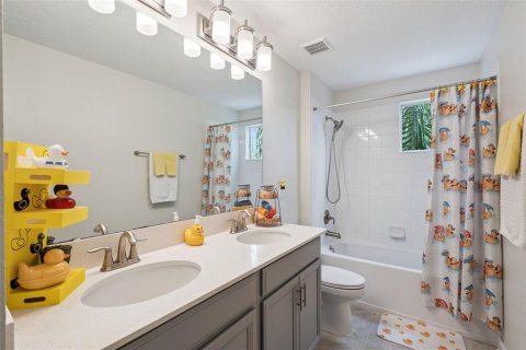 House in Winter Garden, Florida 3 bedrooms, 202.06 sq.m. № 2396331 - photo 14