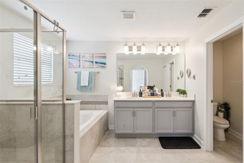 House in Winter Garden, Florida 3 bedrooms, 202.06 sq.m. № 2396331 - photo 4