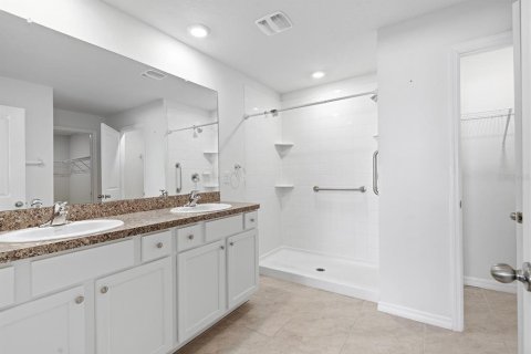 Villa ou maison à louer à Spring Hill, Floride: 4 chambres, 168.34 m2 № 2115887 - photo 5