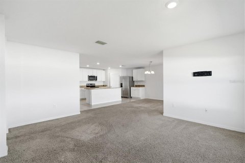 Villa ou maison à louer à Spring Hill, Floride: 4 chambres, 168.34 m2 № 2115887 - photo 24