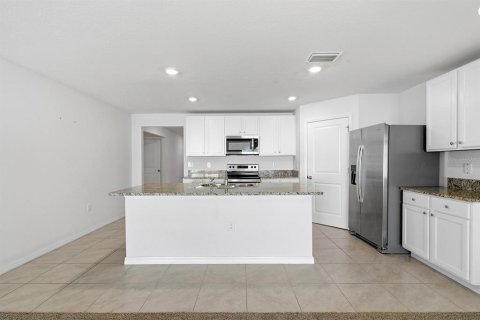 Villa ou maison à louer à Spring Hill, Floride: 4 chambres, 168.34 m2 № 2115887 - photo 19