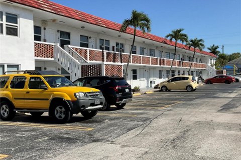 Condominio en alquiler en Dania Beach, Florida, 1 dormitorio, 52.4 m2 № 1953453 - foto 1