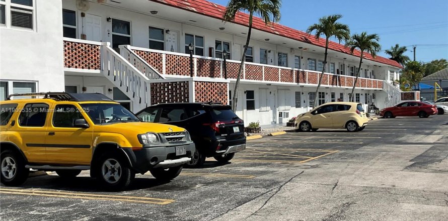 Condominio en Dania Beach, Florida, 1 dormitorio  № 1953453