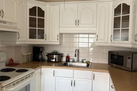 Condominio en alquiler en Dania Beach, Florida, 1 dormitorio, 52.4 m2 № 1953453 - foto 4