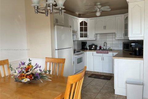 Condominio en alquiler en Dania Beach, Florida, 1 dormitorio, 52.4 m2 № 1953453 - foto 3