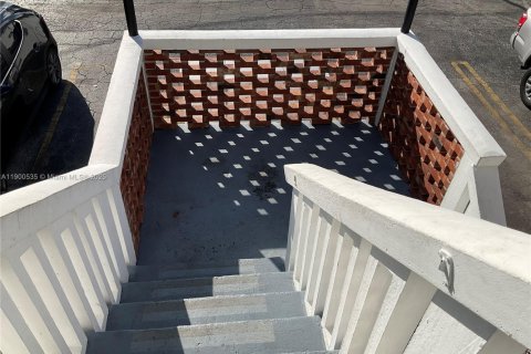 Condo in Dania Beach, Florida, 1 bedroom  № 1953453 - photo 16