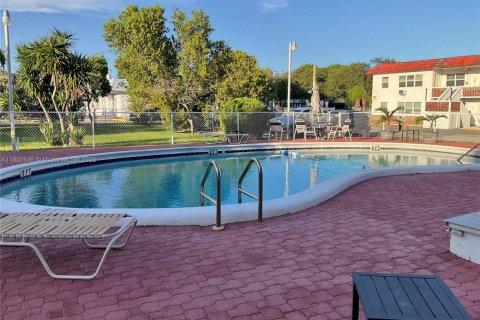 Condominio en alquiler en Dania Beach, Florida, 1 dormitorio, 52.4 m2 № 1953453 - foto 11