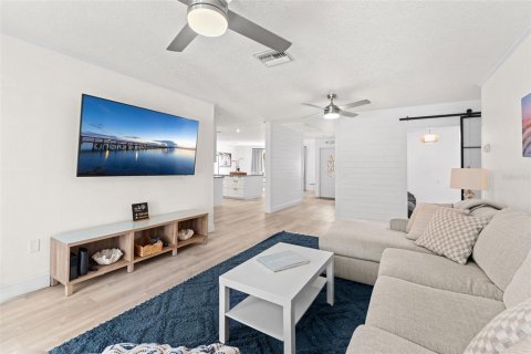 Casa en venta en Cocoa Beach, Florida, 6 dormitorios, 251.39 m2 № 2155919 - foto 19