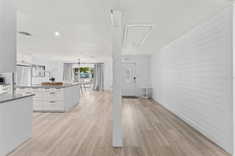 Casa en venta en Cocoa Beach, Florida, 6 dormitorios, 251.39 m2 № 2155919 - foto 10