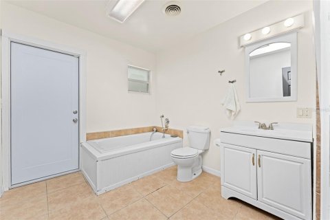 Casa en venta en Cocoa Beach, Florida, 6 dormitorios, 251.39 m2 № 2155919 - foto 27