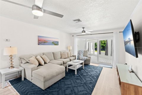 Casa en venta en Cocoa Beach, Florida, 6 dormitorios, 251.39 m2 № 2155919 - foto 22