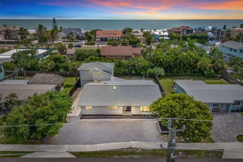 Casa en Cocoa Beach, Florida 6 dormitorios, 251.39 m2 № 2155919