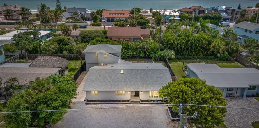 Casa en Cocoa Beach, Florida 6 dormitorios, 251.39 m2 № 2155919