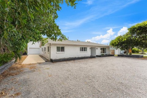 Casa en venta en Cocoa Beach, Florida, 6 dormitorios, 251.39 m2 № 2155919 - foto 4