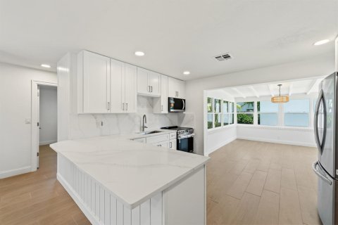 House in West Palm Beach, Florida 2 bedrooms, 77.29 sq.m. № 2083838 - photo 16