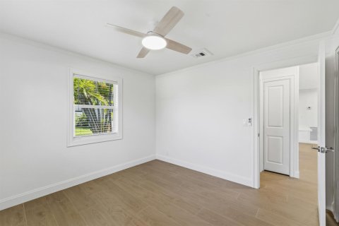 House in West Palm Beach, Florida 2 bedrooms, 77.29 sq.m. № 2083838 - photo 9