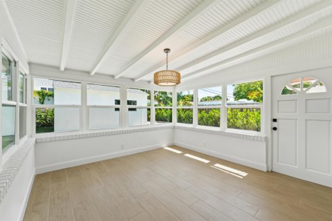 House in West Palm Beach, Florida 2 bedrooms, 77.29 sq.m. № 2083838 - photo 4