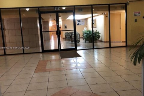 Снять в аренду кондоминиум в Майами, Флорида 2 спальни, 92.9м2, № 1999938 - фото 4