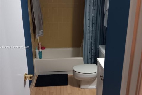 Снять в аренду кондоминиум в Майами, Флорида 2 спальни, 92.9м2, № 1999938 - фото 10