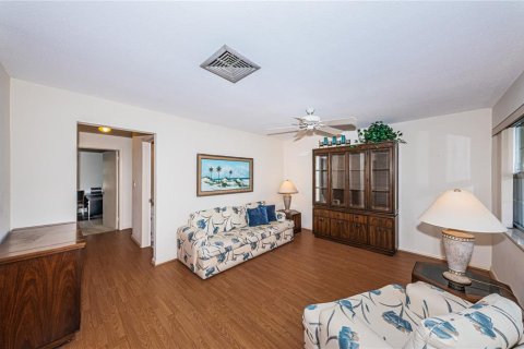 Condominio en venta en Saint Petersburg, Florida, 2 dormitorios, 72 m2 № 1616647 - foto 8