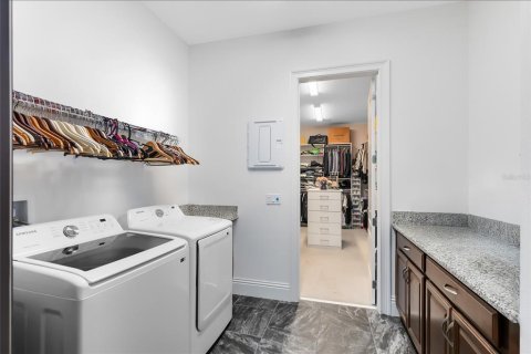 Casa en venta en Orlando, Florida, 4 dormitorios, 331.75 m2 № 2231744 - foto 24