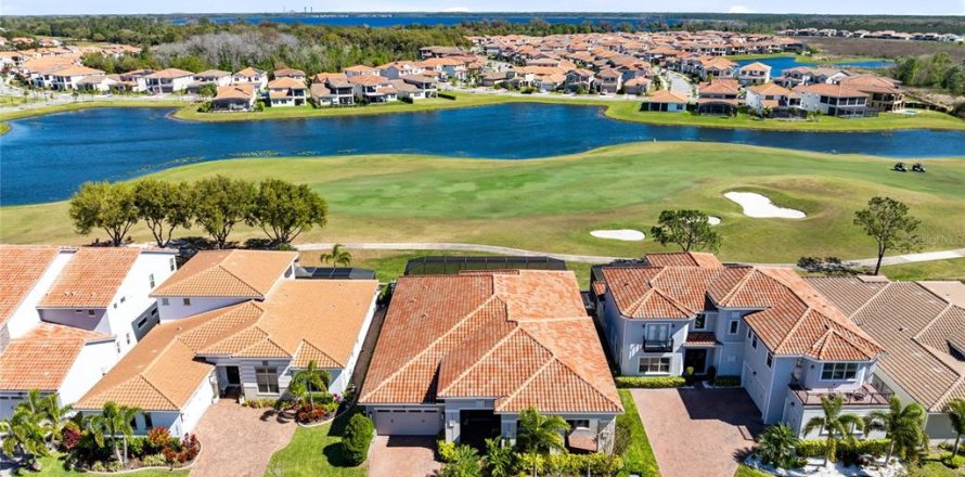 Casa en Orlando, Florida 4 dormitorios, 331.75 m2 № 2231744