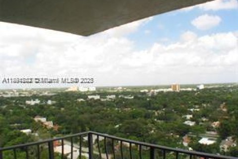 Condo in Miami, Florida, 1 bedroom  № 1945414 - photo 19