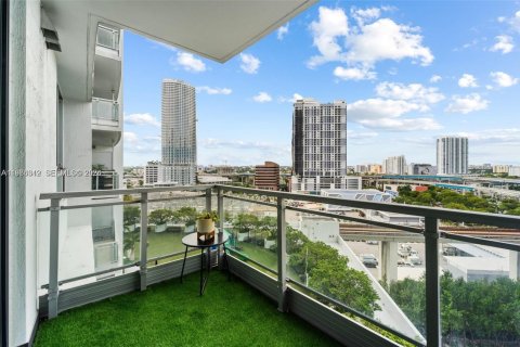 Copropriété à louer à Miami, Floride: 1 chambre, 69.4 m2 № 2048192 - photo 11