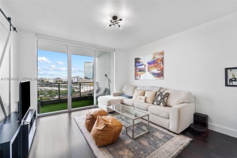 Copropriété à louer à Miami, Floride: 1 chambre, 69.4 m2 № 2048192 - photo 2