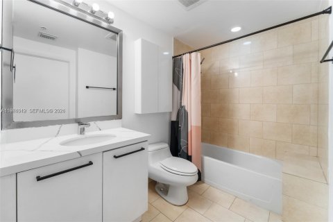 Copropriété à louer à Miami, Floride: 1 chambre, 69.4 m2 № 2048192 - photo 8