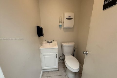 Commercial property in Lauderhill, Florida № 1926382 - photo 19
