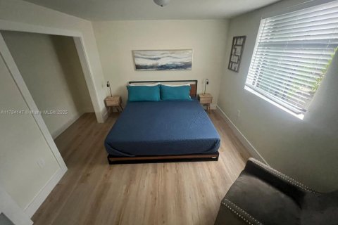 Casa en alquiler en Miami, Florida, 4 dormitorios, 134.71 m2 № 1869917 - foto 11