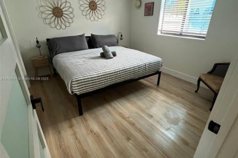 Casa en alquiler en Miami, Florida, 4 dormitorios, 134.71 m2 № 1869917 - foto 14