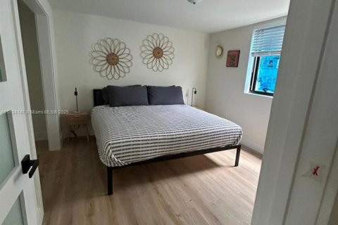 Casa en alquiler en Miami, Florida, 4 dormitorios, 134.71 m2 № 1869917 - foto 10