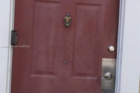 Casa en venta en Kissimmee, Florida, 4 dormitorios № 1852003 - foto 7