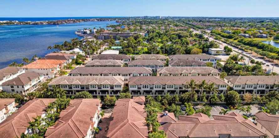 Condominio en Boynton Beach, Florida, 3 dormitorios № 1091833