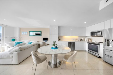 Condominio en venta en Miami Beach, Florida, 1 dormitorio, 59.92 m2 № 1993671 - foto 4