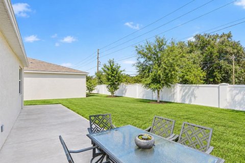 House in Haines City, Florida 3 bedrooms, 133.5 sq.m. № 2393698 - photo 6