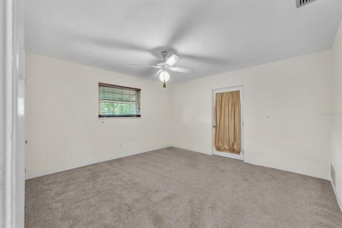 House in Largo, Florida 3 bedrooms, 127.93 sq.m. № 2208546 - photo 22