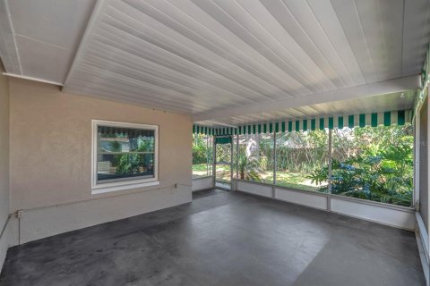 House in Largo, Florida 3 bedrooms, 127.93 sq.m. № 2208546 - photo 28