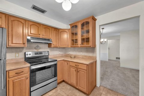 House in Largo, Florida 3 bedrooms, 127.93 sq.m. № 2208546 - photo 10