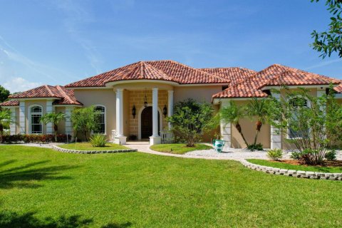 House in Vero Beach, Florida 4 bedrooms, 433.02 sq.m. № 2146075 - photo 4