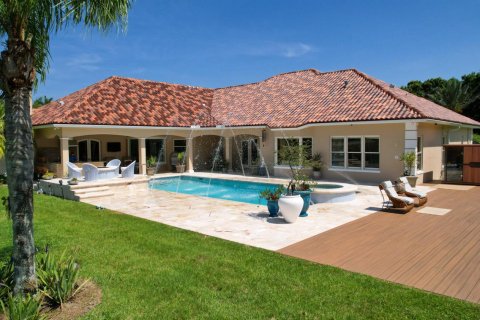 House in Vero Beach, Florida 4 bedrooms, 433.02 sq.m. № 2146075 - photo 8