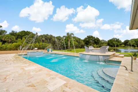 House in Vero Beach, Florida 4 bedrooms, 433.02 sq.m. № 2146075 - photo 15