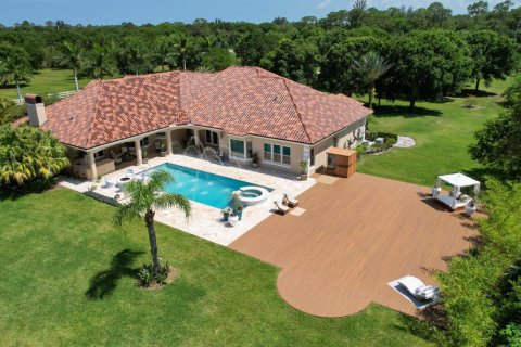 House in Vero Beach, Florida 4 bedrooms, 433.02 sq.m. № 2146075 - photo 5