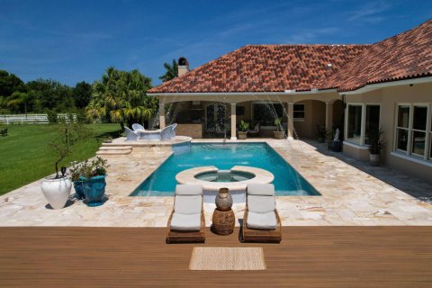 House in Vero Beach, Florida 4 bedrooms, 433.02 sq.m. № 2146075 - photo 11